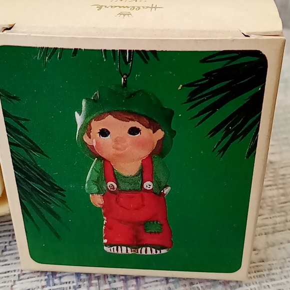 Vintage Hallmark ornament - Picture 2 of 5
